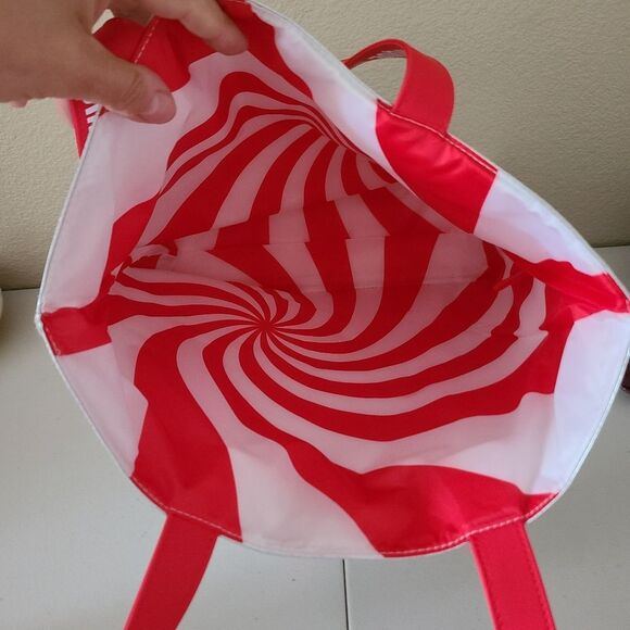 clinique silver metallic shopper tote bag - Picture 4 of 4